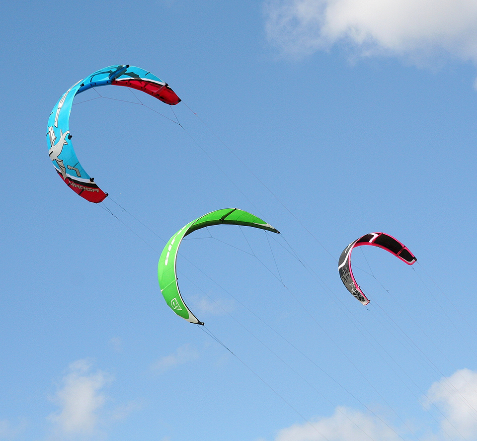 Die Kitesurf-Aktivität an den besten Spots in Leucate-La Franqui, rund um den Campingplatz Cap du Roc im Departement Aude