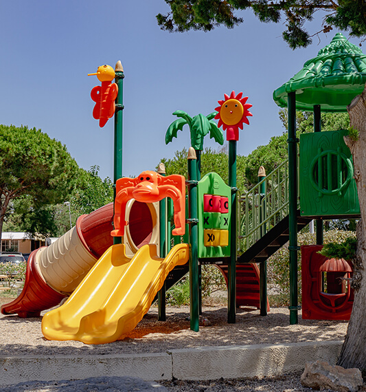 Camping Cap du Roc, camping à Port-la-Nouvelle : l'aire de jeux pour enfants