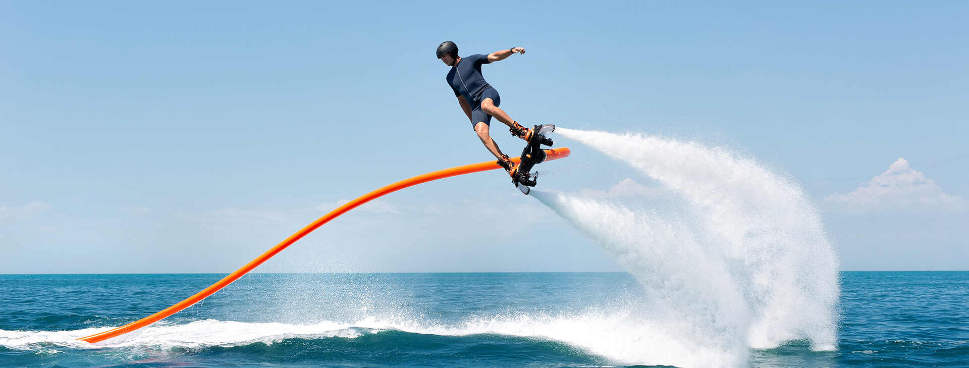 Flyboarding, a sporting activity on your next vacation at Cap du Roc campsite in Aude