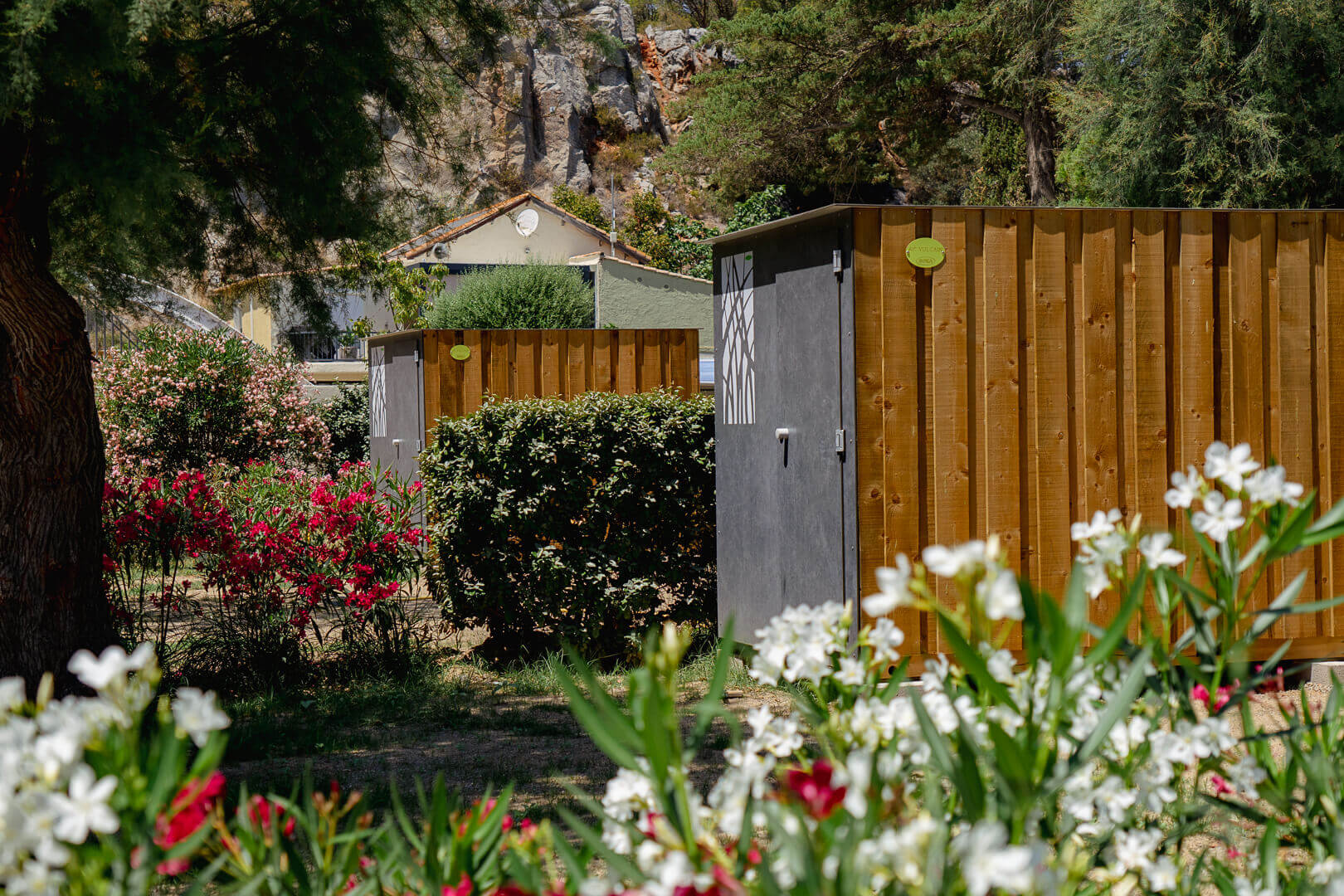 Individual sanitary facilities at Cap du Roc campsite in Port-la-Nouvelle